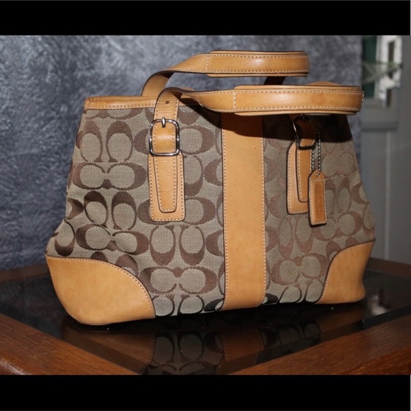 Coach Handbags - Coach purse Coach Handbags - Coach purse